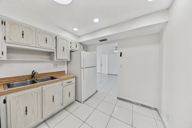 531 N Ocean Boulevard 805, Pompano Beach, FL 33062