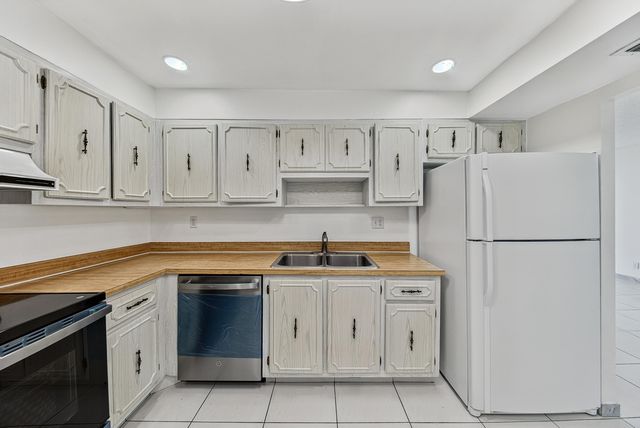 531 N Ocean Boulevard 805, Pompano Beach, FL 33062