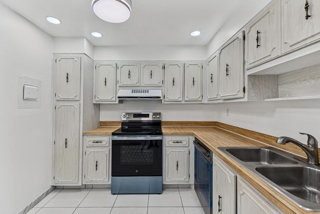 531 N Ocean Boulevard 805, Pompano Beach, FL 33062