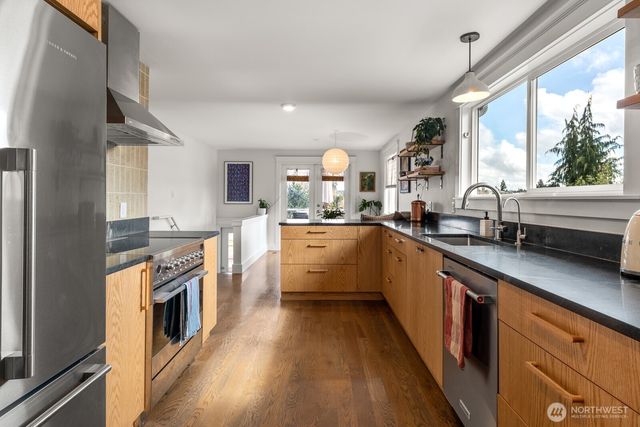 4108 41st Avenue S, Seattle, WA 98118