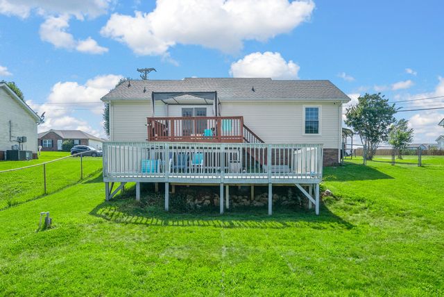 1307 Chucker Dr, Clarksville, TN 37042