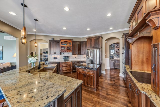 13400 Cambridge Cove Way, Fishers, IN 46055