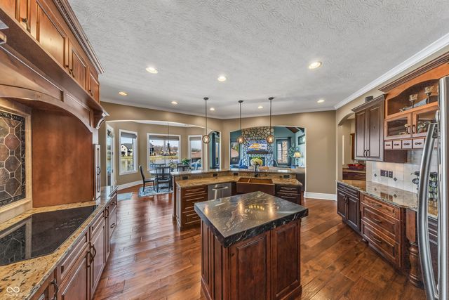 13400 Cambridge Cove Way, Fishers, IN 46055