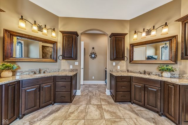 13400 Cambridge Cove Way, Fishers, IN 46055