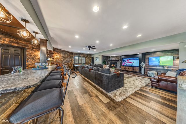 13400 Cambridge Cove Way, Fishers, IN 46055