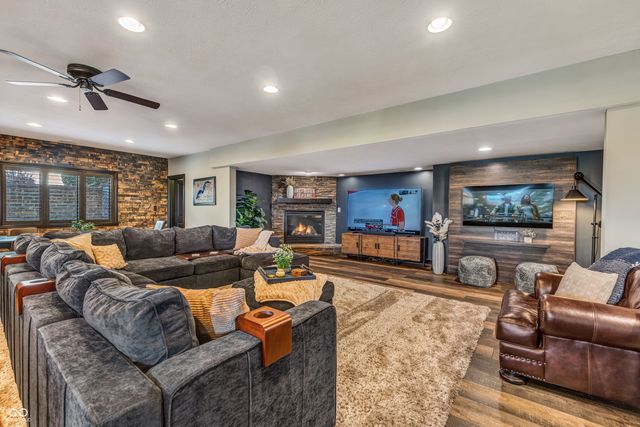 13400 Cambridge Cove Way, Fishers, IN 46055