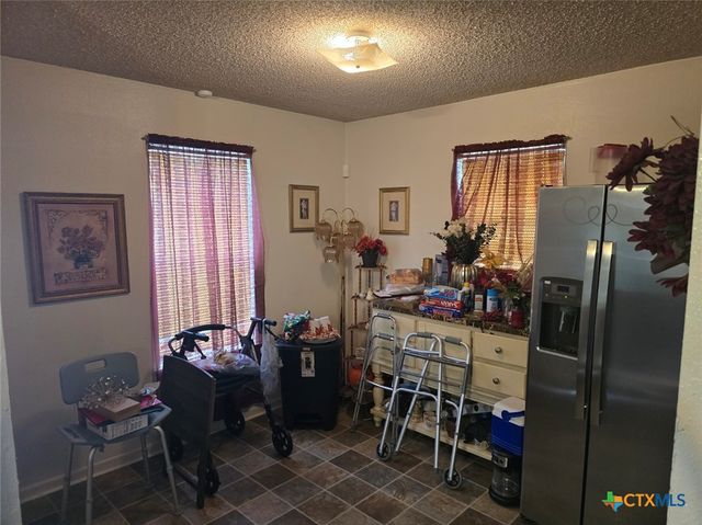 1517 School Street, Gonzales, TX 78629