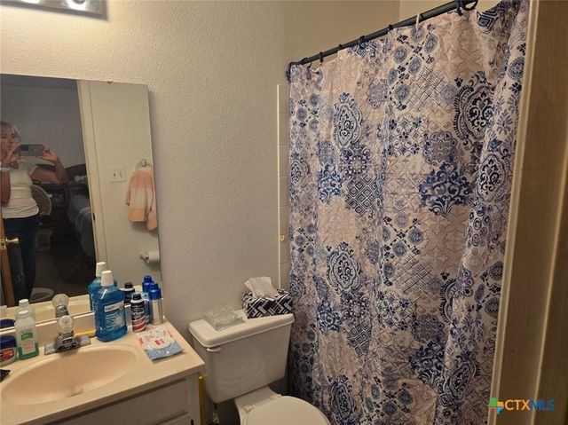 1517 School Street, Gonzales, TX 78629