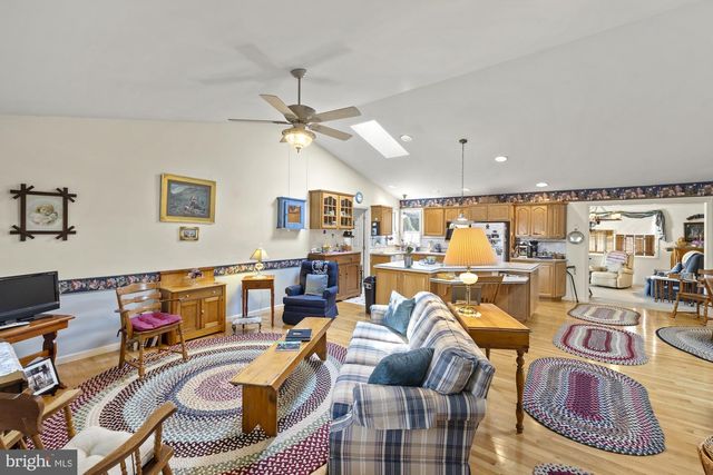 327 BEAVER ST, East Berlin, PA 17316