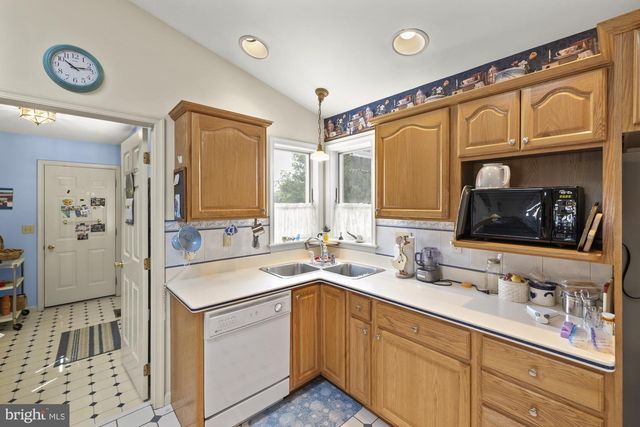 327 BEAVER ST, East Berlin, PA 17316