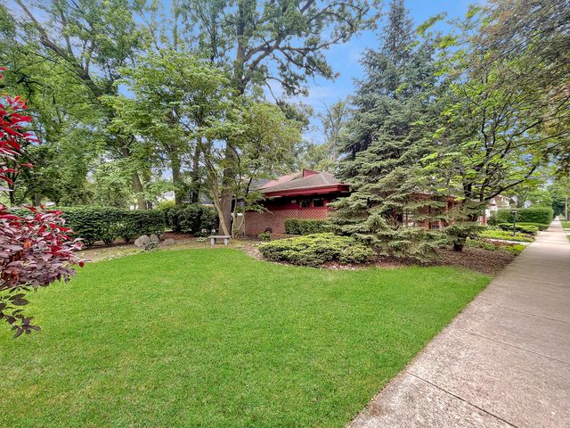 1020 S Knight Avenue, Park Ridge, IL 60068