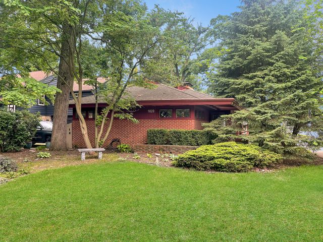 1020 S Knight Avenue, Park Ridge, IL 60068