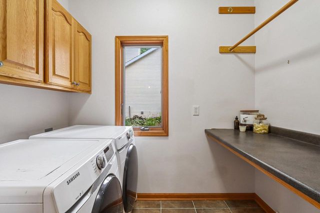 133 Phillips LANE, Lake Mills, WI 53551