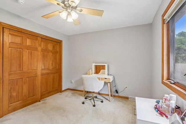 133 Phillips LANE, Lake Mills, WI 53551