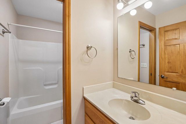 133 Phillips LANE, Lake Mills, WI 53551