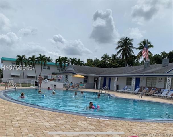 1551 N 12th Ct 4B, Hollywood, FL 33019