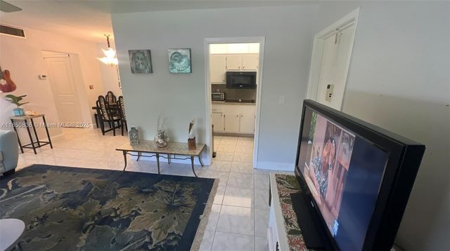 1551 N 12th Ct 4B, Hollywood, FL 33019