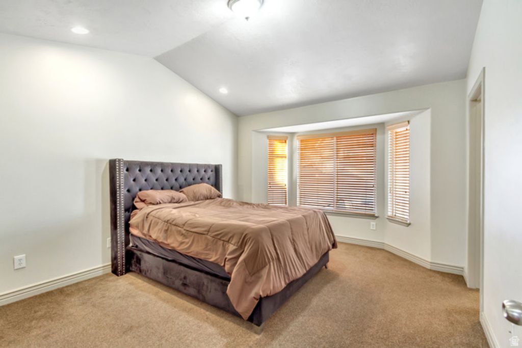 Image 13 of property listing at 7074 S RIALTO WAY, West Jordan, UT 84081