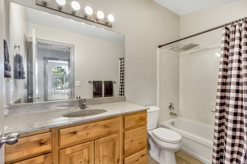 Image 18 of property listing at 7074 S RIALTO WAY, West Jordan, UT 84081