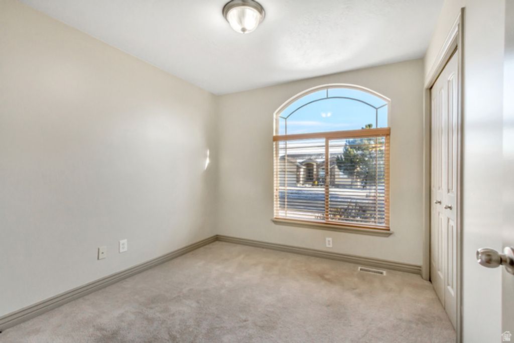 Image 19 of property listing at 7074 S RIALTO WAY, West Jordan, UT 84081