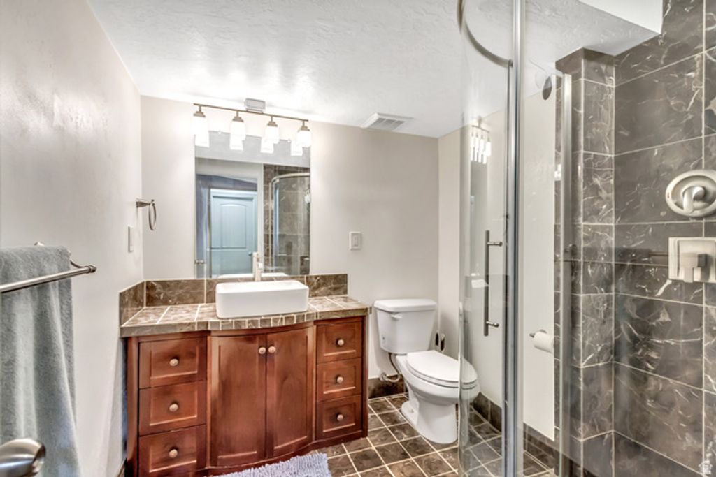 Image 25 of property listing at 7074 S RIALTO WAY, West Jordan, UT 84081