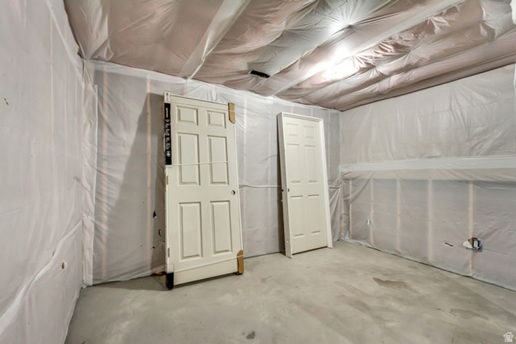 Image 33 of property listing at 7074 S RIALTO WAY, West Jordan, UT 84081