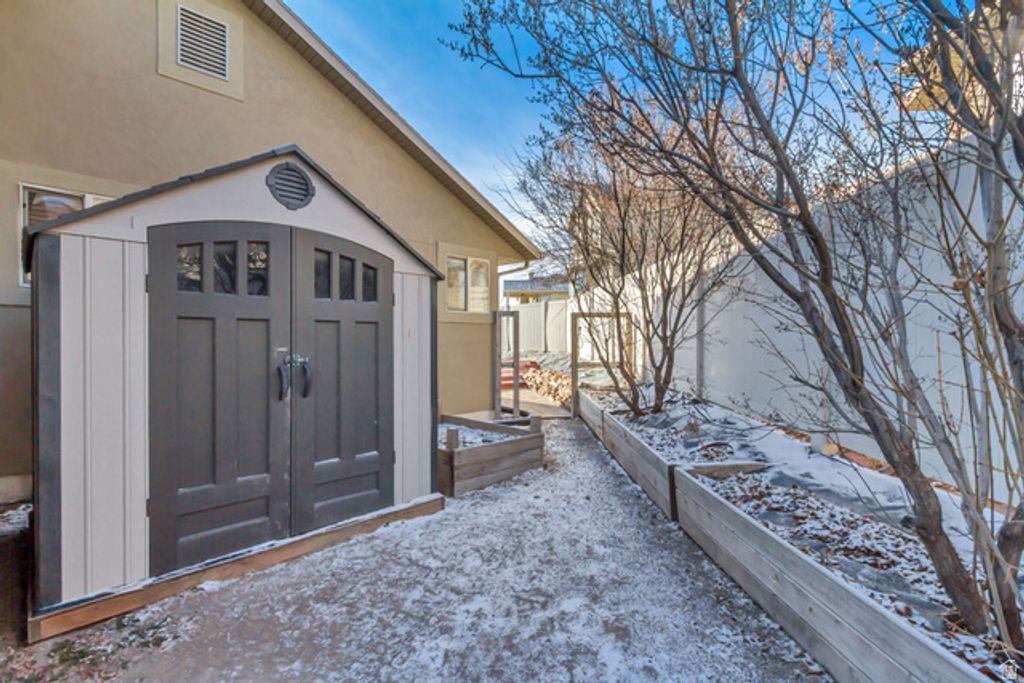 Image 36 of property listing at 7074 S RIALTO WAY, West Jordan, UT 84081