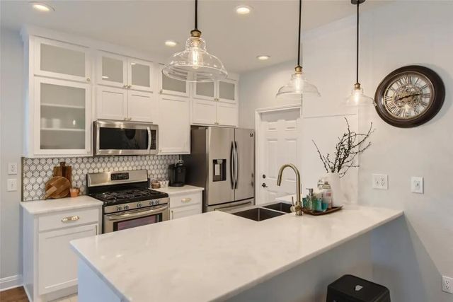 311 Blackson Ave A, Austin, TX 78752