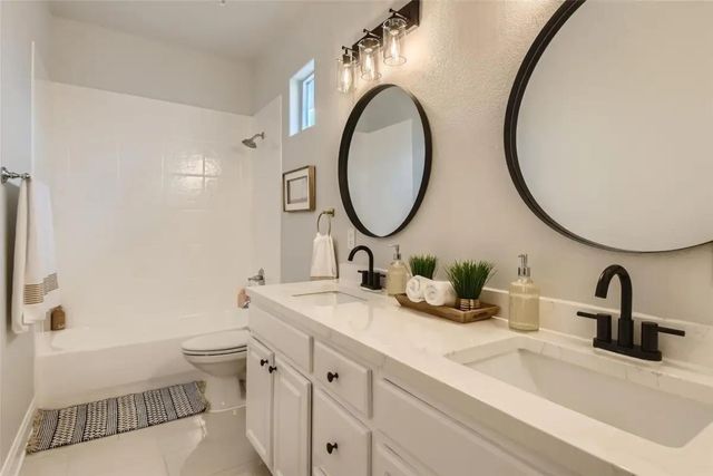 311 Blackson Ave A, Austin, TX 78752