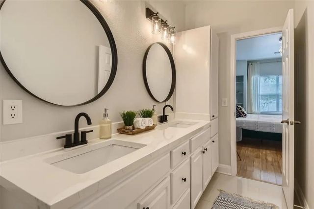 311 Blackson Ave A, Austin, TX 78752