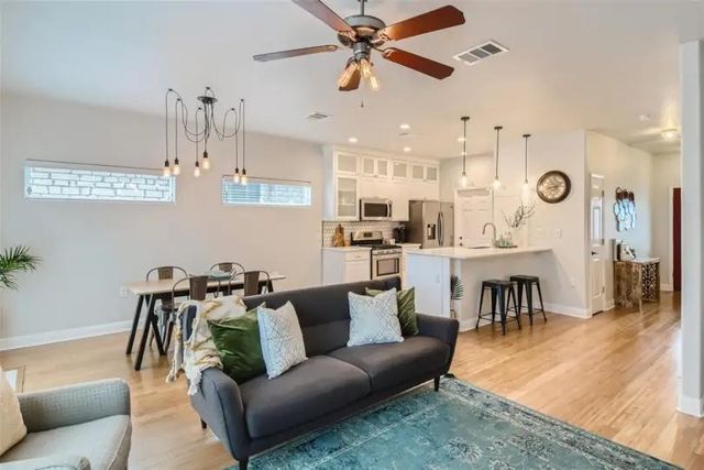 311 Blackson Ave A, Austin, TX 78752