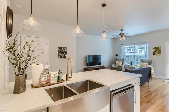 311 Blackson Ave A, Austin, TX 78752