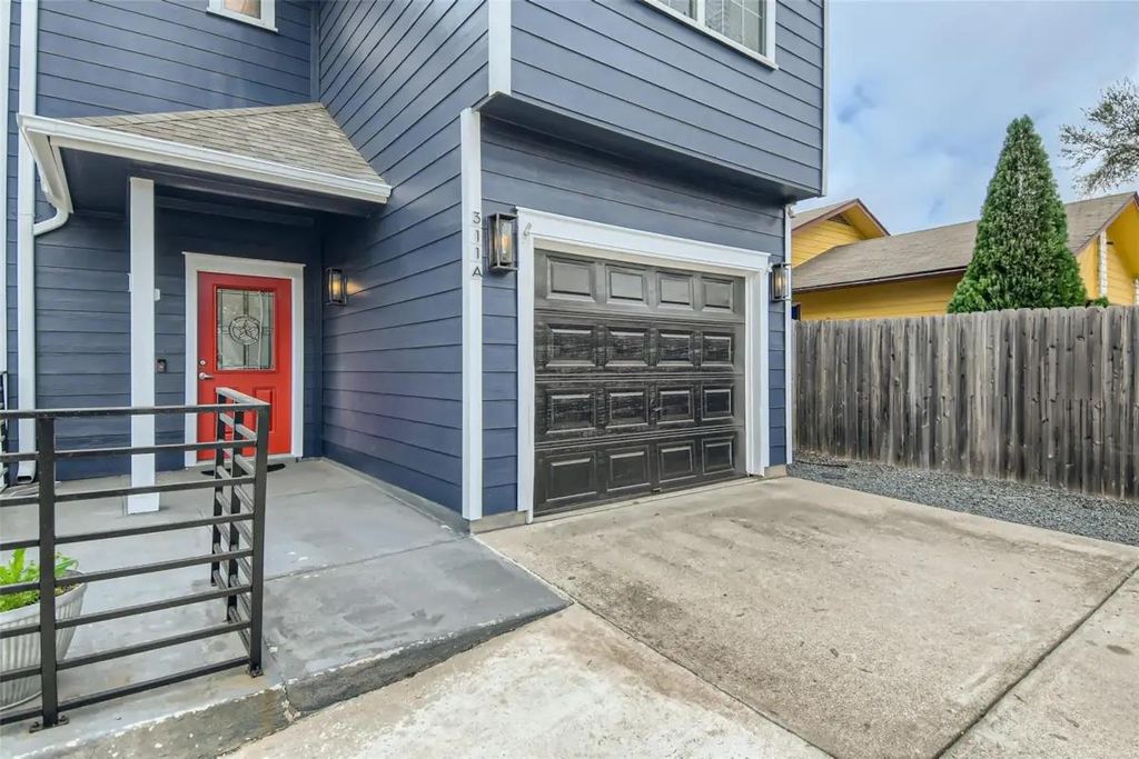 311 Blackson Ave A, Austin, TX 78752
