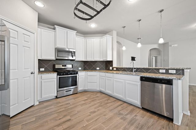 172 Noddy RD, Buda, TX 78610