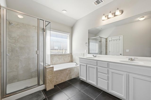 172 Noddy RD, Buda, TX 78610