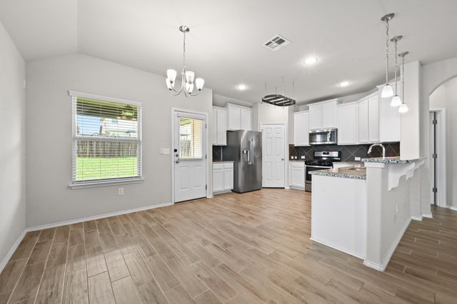 172 Noddy RD, Buda, TX 78610