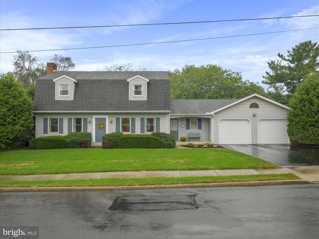 87 GRANDVIEW AVE, Chambersburg, PA 17201