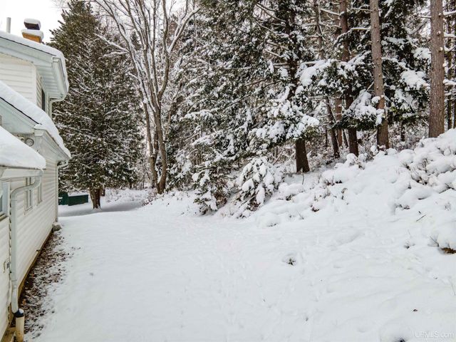 511 W Ice Lake Road, Iron River, MI 49935