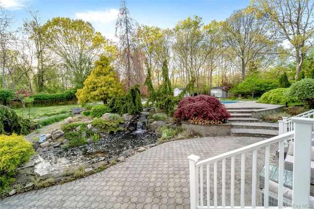 212 Fairway Drive, Wading River, NY 11792