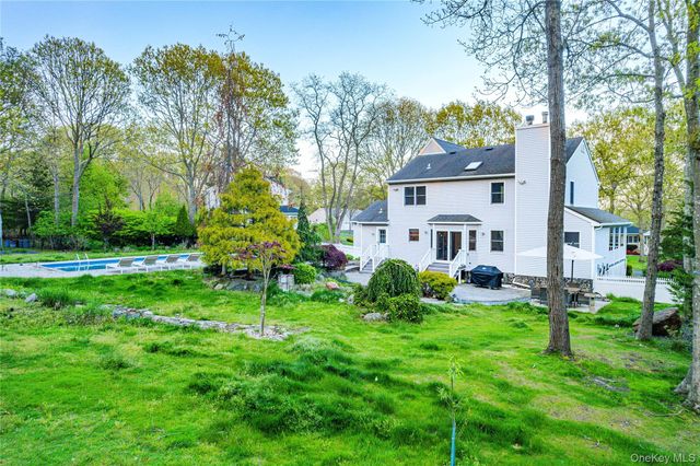 212 Fairway Drive, Wading River, NY 11792