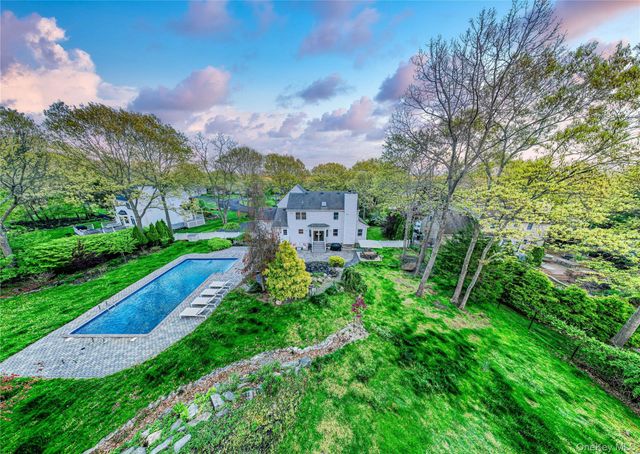 212 Fairway Drive, Wading River, NY 11792