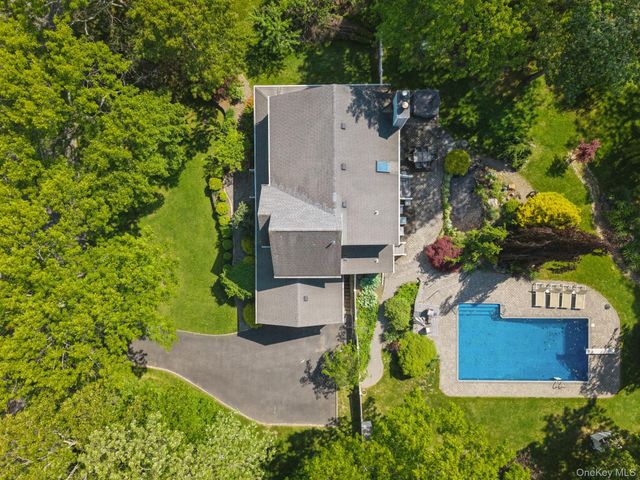 212 Fairway Drive, Wading River, NY 11792