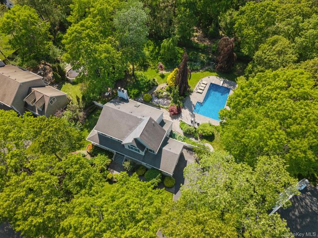 212 Fairway Drive, Wading River, NY 11792