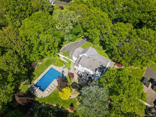 212 Fairway Drive, Wading River, NY 11792