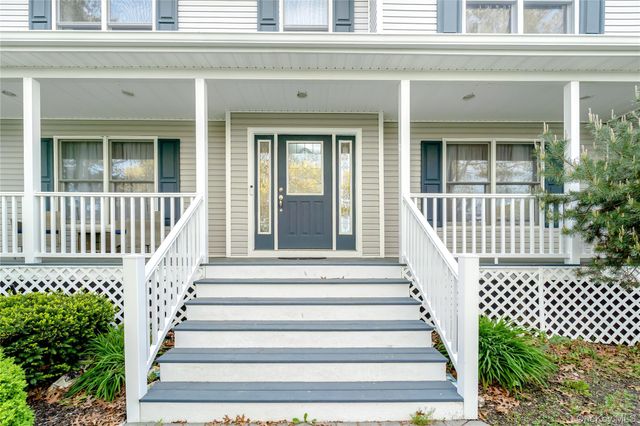 212 Fairway Drive, Wading River, NY 11792