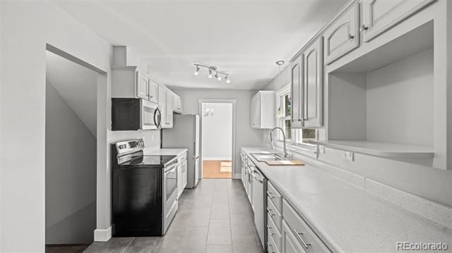 10 El Sereno Drive, Colorado Springs, CO 80906