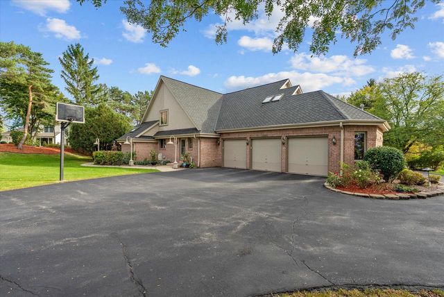 4580 Somerset LANE, Brookfield, WI 53045