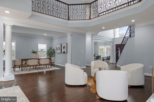 7908 HOLMES RUN DR, Falls Church, VA 22042