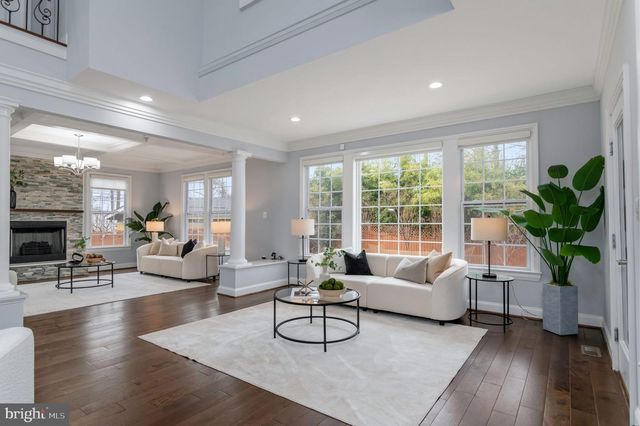 7908 HOLMES RUN DR, Falls Church, VA 22042