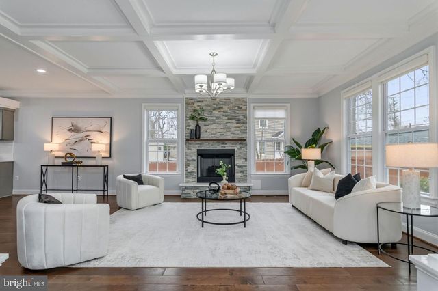 7908 HOLMES RUN DR, Falls Church, VA 22042